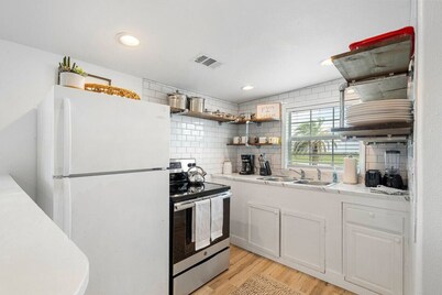 Charming Beach Bungalow with Deck, Close to Beach