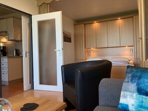 1 bedroom, iron/ironing board, free WiFi - "Sunny spot" dreamy sunsets included! (Dahme)