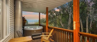 Private Hot Tub-Sleeps 25-Private Forest Access