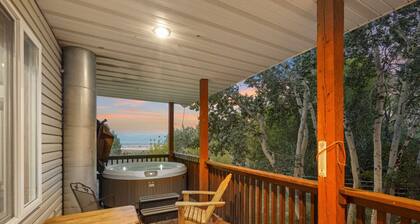 Private Hot Tub-Sleeps 25-Private Forest Access