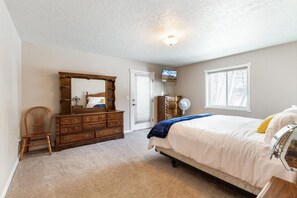 5 bedrooms, free WiFi, bed sheets
