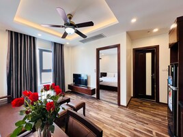 2 Bedrooms Apartment, Living Room | Living area | 43-inch TV with cable channels