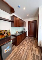 Fridge, stovetop, cookware/dishes/utensils