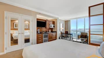 Desk, iron/ironing board, WiFi, bed sheets