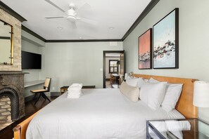 3 bedrooms, desk, iron/ironing board, WiFi