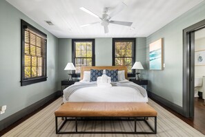 3 bedrooms, desk, iron/ironing board, WiFi