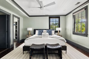 3 bedrooms, desk, iron/ironing board, WiFi - Sleeps 6| Downtown|Luxury House (Charleston)