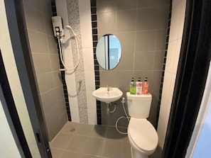 Bathroom - Newman Hotel Donmuang (Lam Luk Ka)