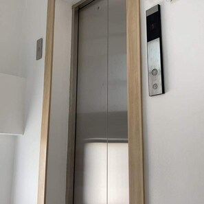 Interior - Newman Hotel Donmuang (Lam Luk Ka)