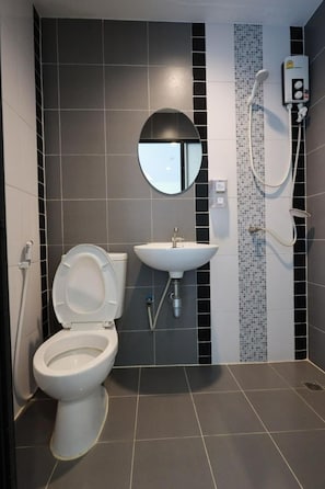 Bathroom - Newman Hotel Donmuaeng (Lam Luk Ka)