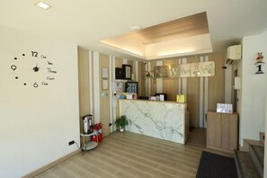Lobby - Newman Hotel Donmuang (Lam Luk Ka)