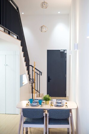Dining - Stylish Sunway GRID 2BR Loft, 5mins to Legoland (Iskandar Puteri)