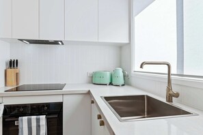 Fridge, microwave, oven, stovetop