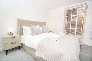 Unclassified image, 2 of 29, button