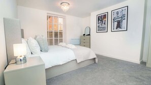 Unclassified image, 4 of 29, button