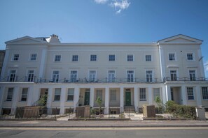 Exterior - The Cheltenham Suites - Elegant 1 Bed Apartment (Cheltenham)