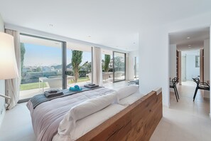 4 Schlafzimmer, Bügeleisen/Bügelbrett, WLAN, Bettwäsche