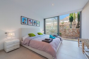 4 chambres, fer et planche à repasser, Wi-Fi, draps fournis