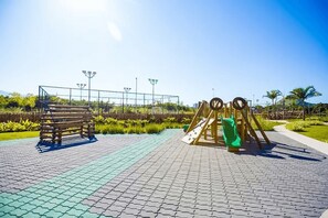 Children’s area - Luxury apartment in Recreio complete with suite, garage near the beach. (Recreio dos Bandeirantes Rio de Janeiro)