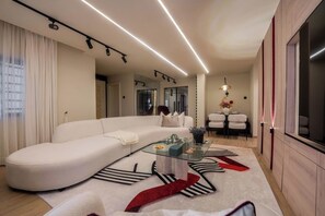 2 bedrooms, desk, laptop workspace, iron/ironing board - Libertini Apartments by FreedomWay (Lekki)