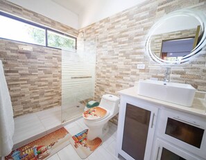 Towels, soap, toilet paper - 7BR/6BA Villa: Private Pool & Steps to the Sea (Sosúa)