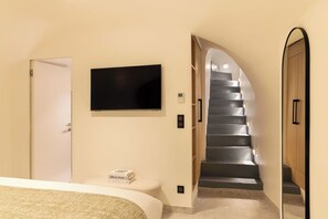 1 bedroom, desk, iron/ironing board, free WiFi