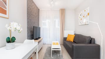 Condo Confort, vista al patio | 1 habitación y espacio para trabajar con laptop