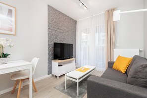Comfort Condo, Courtyard View
