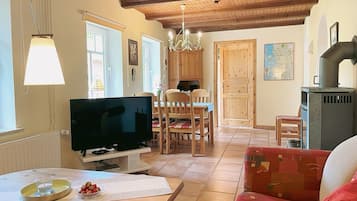 TV, fireplace, DVD player, stereo