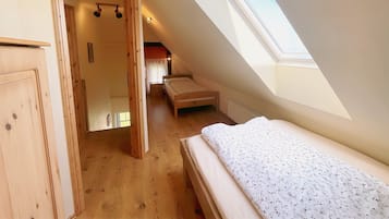 3 bedrooms, iron/ironing board, travel crib, free WiFi