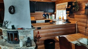 Oven, stovetop, dishwasher, electric kettle