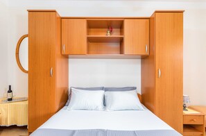 2 bedrooms, in-room safe, free WiFi, bed sheets