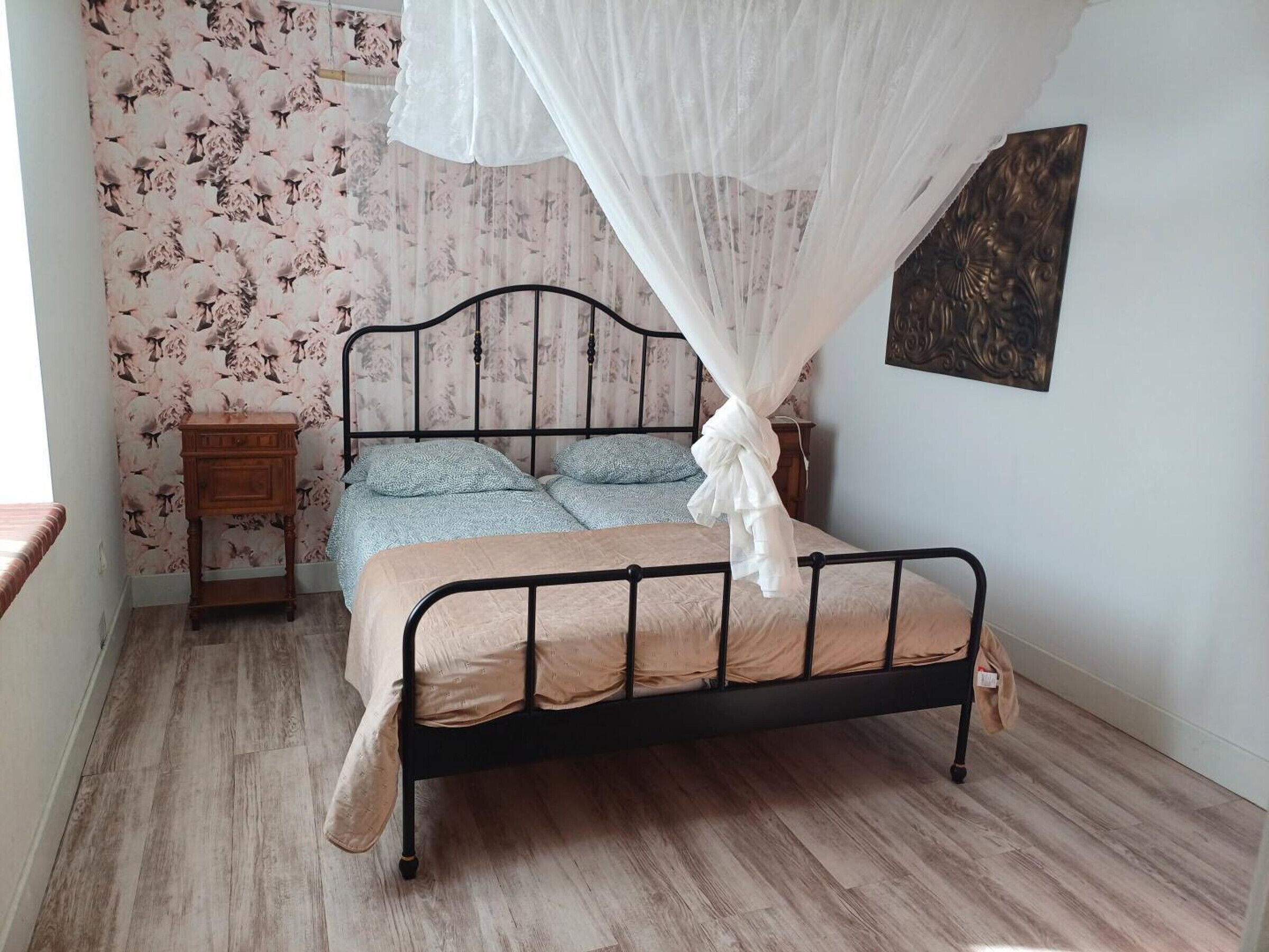 3 室のベッドルーム、WiFi (無料)