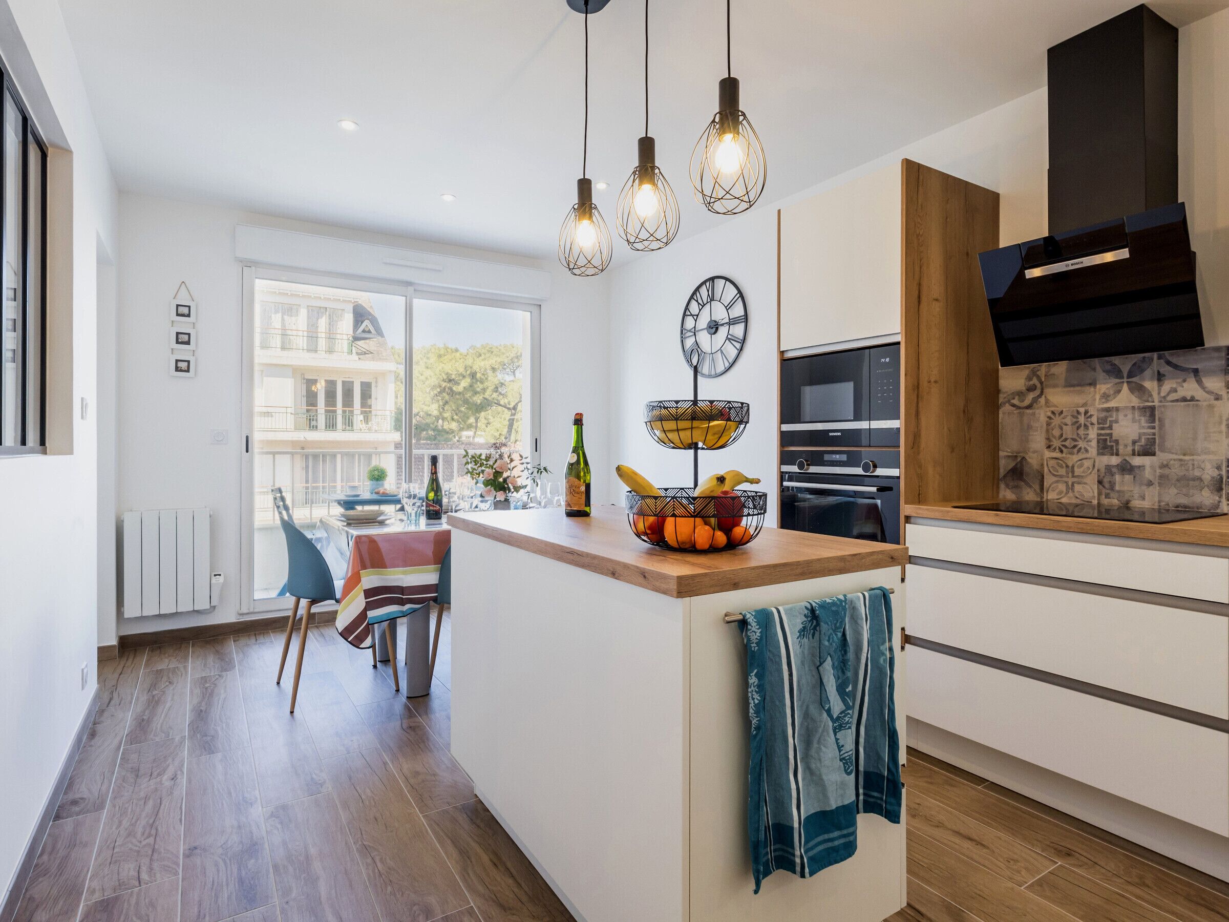 Réfrigérateur, micro-ondes, four, lave-vaisselle