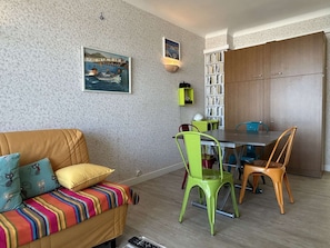 TV - Comfortable studio with air conditioning in Banyuls-sur-Mer, near beach (Banyuls-sur-Mer)