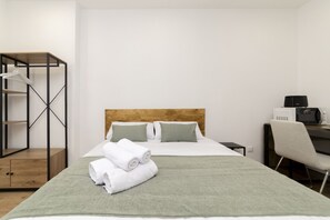 Iron/ironing board, free WiFi, bed sheets