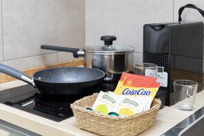 Coffee and/or coffee maker - Luxury III - Ferga Suites (Madrid)