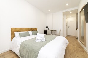 Iron/ironing board, free WiFi, bed sheets