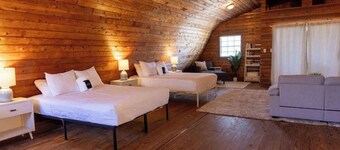 The Rustic Reed Barn
