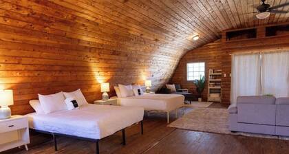 The Rustic Reed Barn
