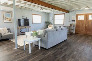 Televisión y oficina 