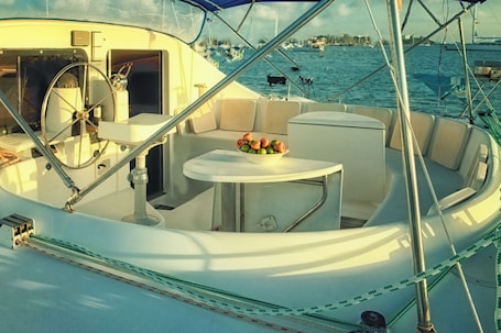 施設の敷地. Sleep Under the Stars on a Sailing Catamaran near Amsterdam