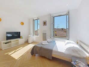 Tabla de planchar con plancha y wifi 