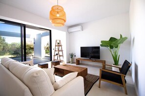 TV - Escape to Villa Laura, a stunning retreat in the heart of Afantou, Rhodes. (Rhodes)