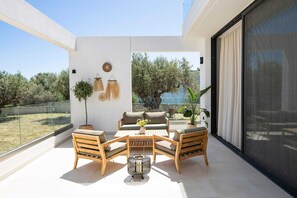 Terrace/patio - Escape to Villa Laura, a stunning retreat in the heart of Afantou, Rhodes. (Rhodes)