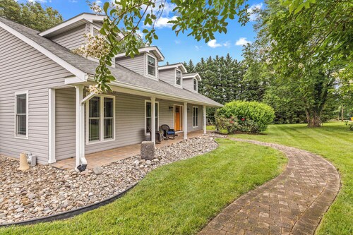 Vanishing Run Retreat with Pool