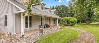 Vanishing Run Retreat with Pool