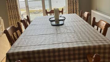 House, 3 Bedrooms, Smoking, Patio | Dining