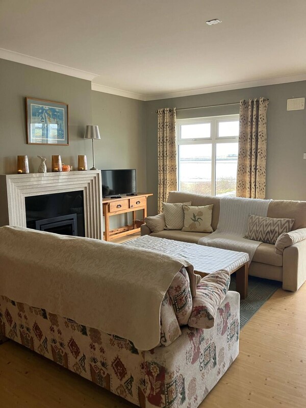 Cozy Waterside Retreat Ballyvaughan 3 - Ireland