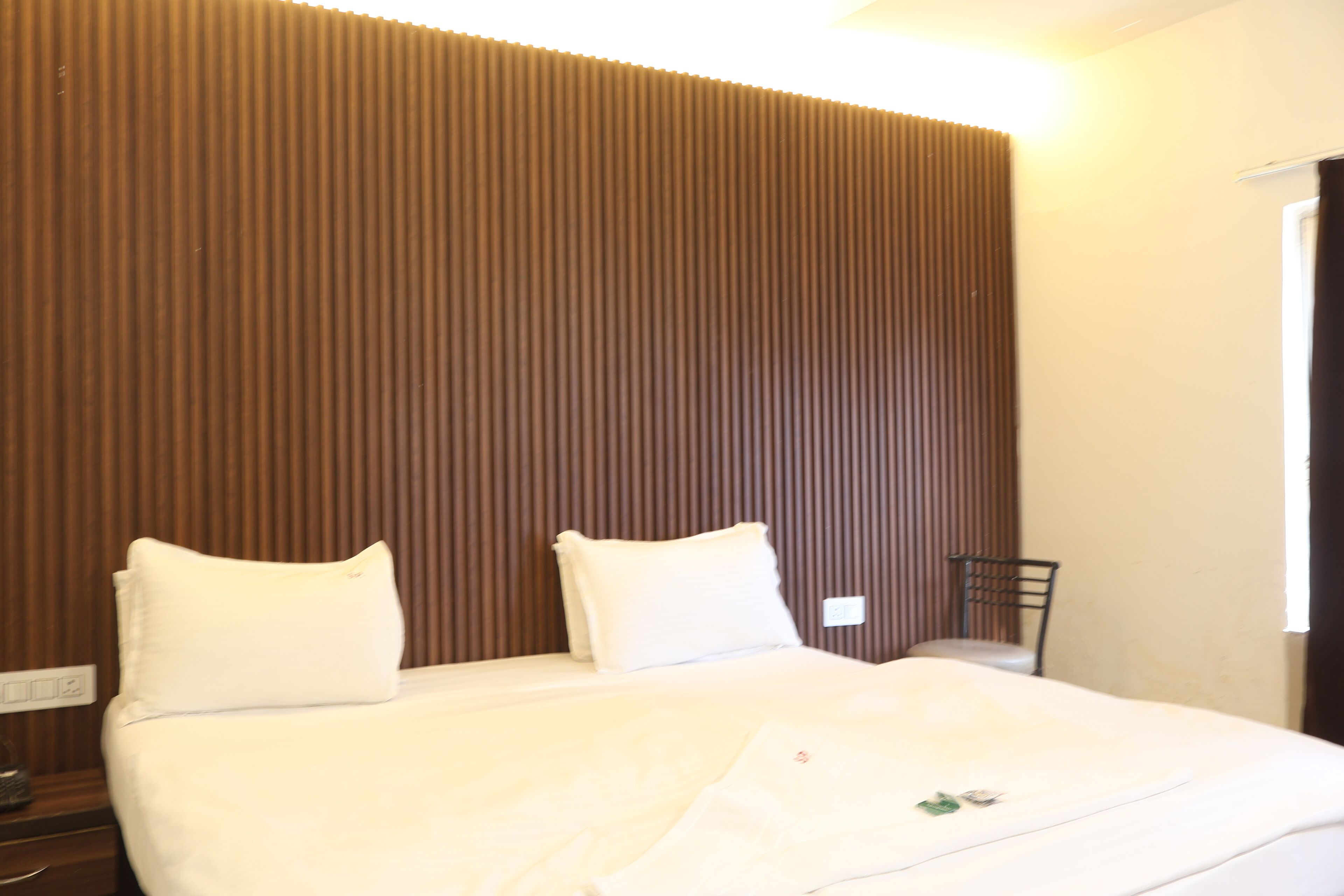 Desk, laptop workspace, free WiFi, bed sheets